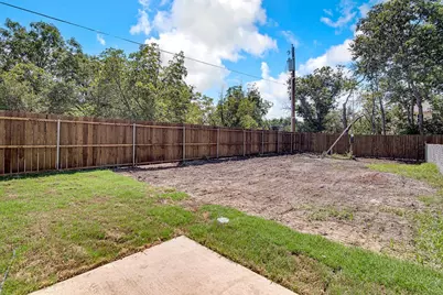 301 Eastland Street, Cleburne, TX 76031 - Photo 32