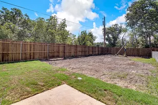 301 Eastland St, Cleburne, TX 76031 - Photo 32