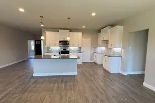 4213 Cornerstone Cir, Granbury, TX 76048 - Photo 4