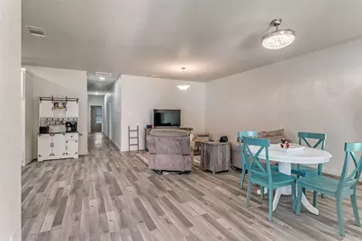 1108 S Morris Street, Gainesville, TX 76240 - Photo 4