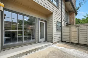 9910 Royal Ln, Dallas, TX 75231 - Photo 22