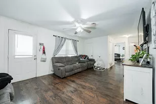 909 E 9th St, Kemp, TX 75143 - Photo 4