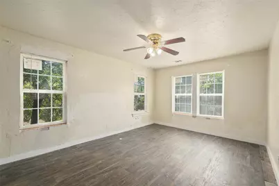 3823 Dempster Avenue, Cockrell Hill, TX 75211 - Photo 20