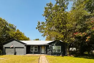 702 W Main St, Ladonia, TX 75449 - Photo 1