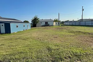 18648 Doubletree Dr, Justin, TX 76247 - Photo 30