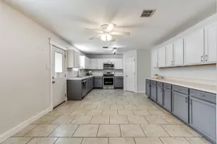 1920 Riverchase Ln, Fort Worth, TX 76247 - Photo 8