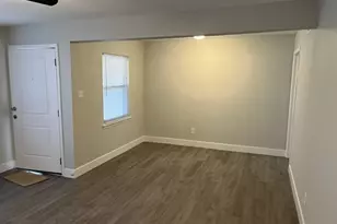 1909 Dorothy Dr, Grand Prairie, TX 75051 - Photo 4