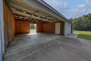 2071 W Point Tap Rd, Palestine, TX 75803 - Photo 4