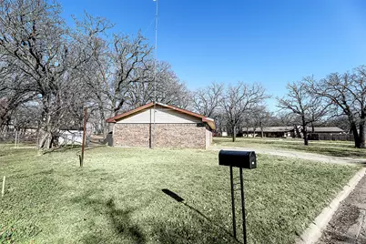 220 Tanglewood Street, Bowie, TX 76230 - Photo 6