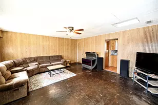 220 Tanglewood St, Bowie, TX 76230 - Photo 18