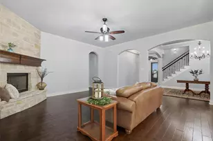 245 Prairie Oak Ct, Burleson, TX 76028 - Photo 4