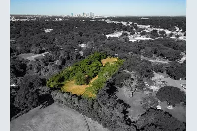 1620 Oak Knoll Drive, Haltom City, TX 76117 - Photo 2