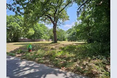 1620 Oak Knoll Drive, Haltom City, TX 76117 - Photo 1