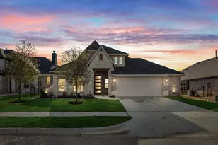324 Bowrider Ln, Granbury, TX 76049 - Photo 2