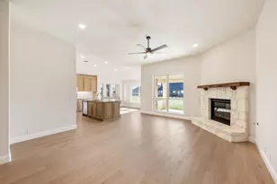 324 Bowrider Ln, Granbury, TX 76049 - Photo 20