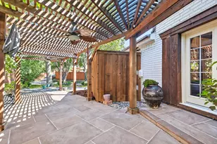 7632 Tallow Dr, Irving, TX 75063 - Photo 38