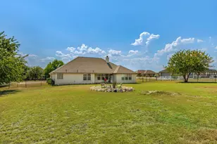 1306 Prairie Point Dr, Rhome, TX 76078 - Photo 6