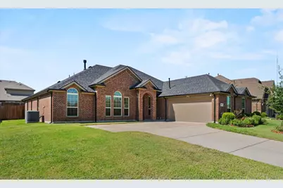 4706 Lakeway Drive, Garland, TX 75043 - Photo 2