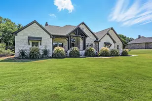 2021 Shady Crk Xing, Azle, TX 76020 - Photo 2