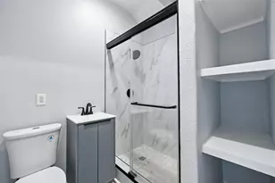 626 SE 4th St, Grand Prairie, TX 75051 - Photo 18