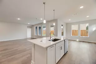 529 Marcus Ln, Crowley, TX 76036 - Photo 6
