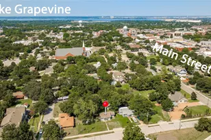 404 W Hudgins St, Grapevine, TX 76051 - Photo 1