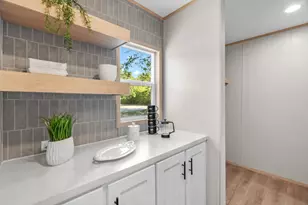 1121 Pawnee Trail, Granbury, TX 76048 - Photo 4