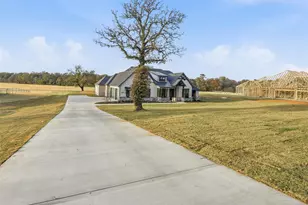 189 RIO RANCHO Dr, Decatur, TX 76234 - Photo 4