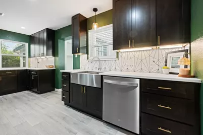 806 S Colonial Drive, Cleburne, TX 76033 - Photo 12