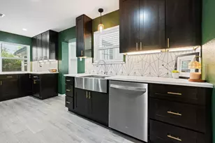 806 S Colonial Dr, Cleburne, TX 76033 - Photo 12