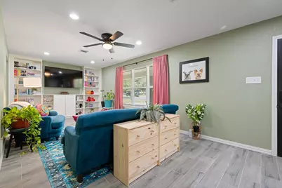 806 S Colonial Drive, Cleburne, TX 76033 - Photo 6