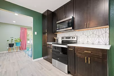 806 S Colonial Drive, Cleburne, TX 76033 - Photo 14