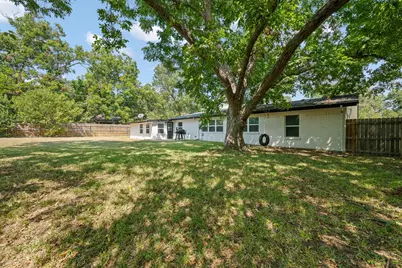 806 S Colonial Drive, Cleburne, TX 76033 - Photo 26