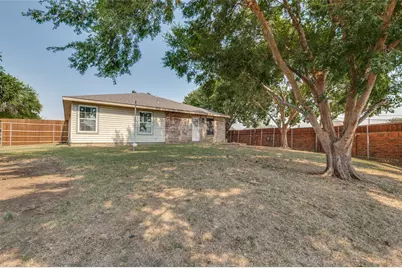 6004 Guilia Drive, Grand Prairie, TX 75052 - Photo 18