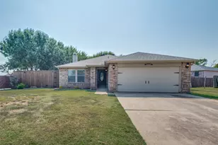 6004 Guilia Dr, Grand Prairie, TX 75052 - Photo 2