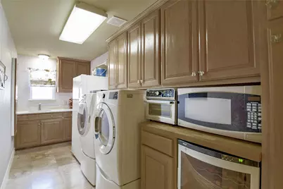 2208 Waters Edge Drive, Granbury, TX 76048 - Photo 20