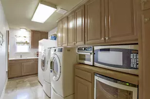 2208 Waters Edge Dr, Granbury, TX 76048 - Photo 20