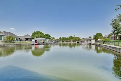 2208 Waters Edge Drive, Granbury, TX 76048 - Photo 38