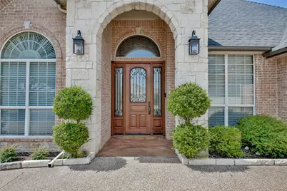 2208 Waters Edge Drive, Granbury, TX 76048 - Photo 2