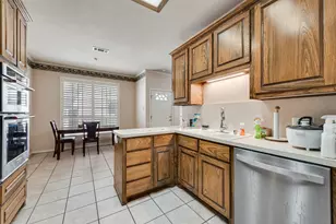 1230 Woodland Park Dr, Hurst, TX 76053 - Photo 10