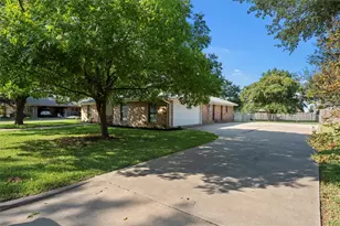 137 Bonham Dr, Hewitt, TX 76643 - Photo 32