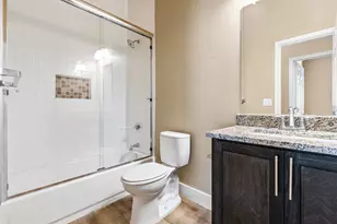 413 Henderson St, Bonham, TX 75418 - Photo 14