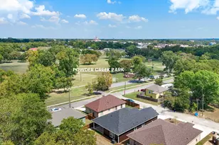 413 Henderson St, Bonham, TX 75418 - Photo 34