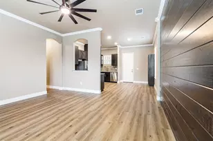 413 Henderson St, Bonham, TX 75418 - Photo 6