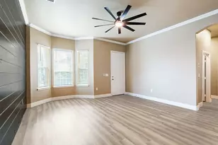 413 Henderson St, Bonham, TX 75418 - Photo 4