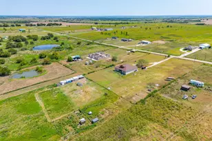 6077 County Rd 302, Grandview, TX 76050 - Photo 6