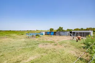 6077 County Rd 302, Grandview, TX 76050 - Photo 38