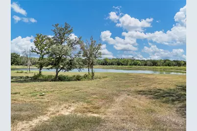 2061 Lindale Lane, Granbury, TX 76049 - Photo 4