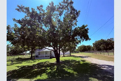 143 W Turner Street, Perrin, TX 76486 - Photo 2