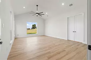 305 Mint Ridge Dr, Burleson, TX 76028 - Photo 8